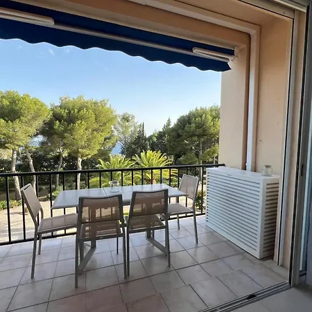 For 6 With Terrace 100 M From The Sea